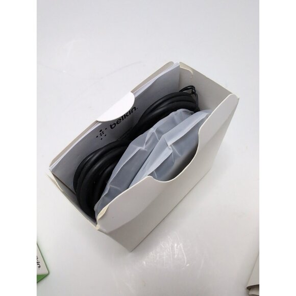 Belkin Boost Charge Wireless Charging Pad 10W 2 Pack Bundle - Picture 8 of 9